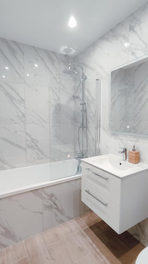 Zlote Apartamenty 36 Legnica Esterno foto