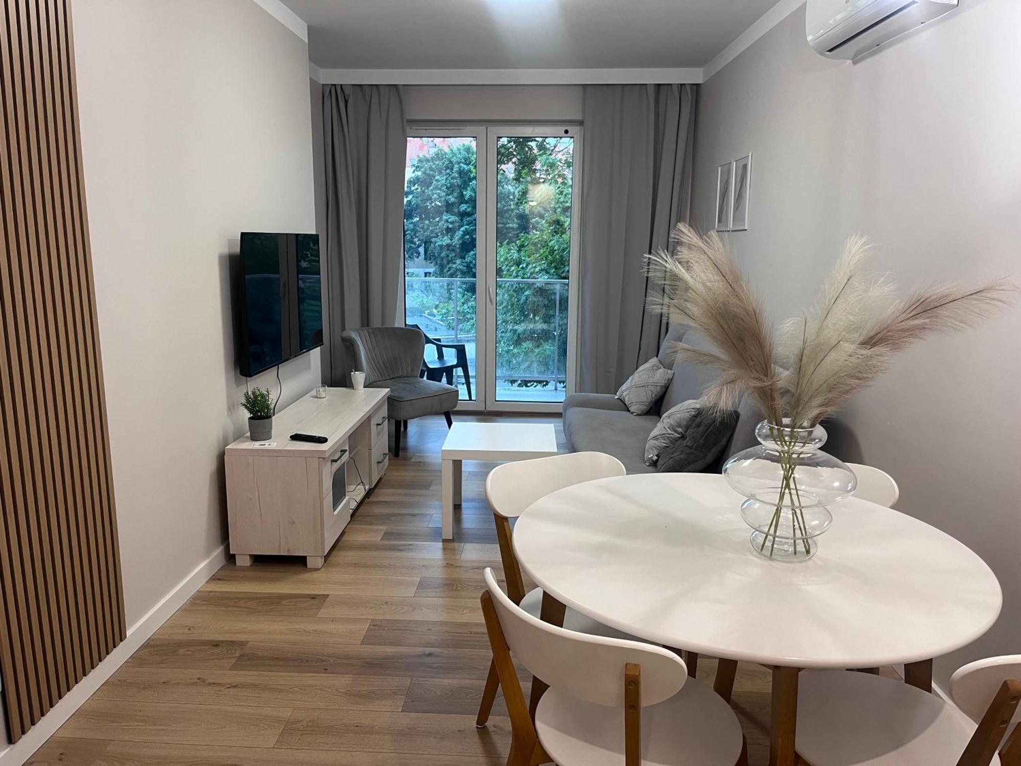 Zlote Apartamenty 36 Legnica Esterno foto